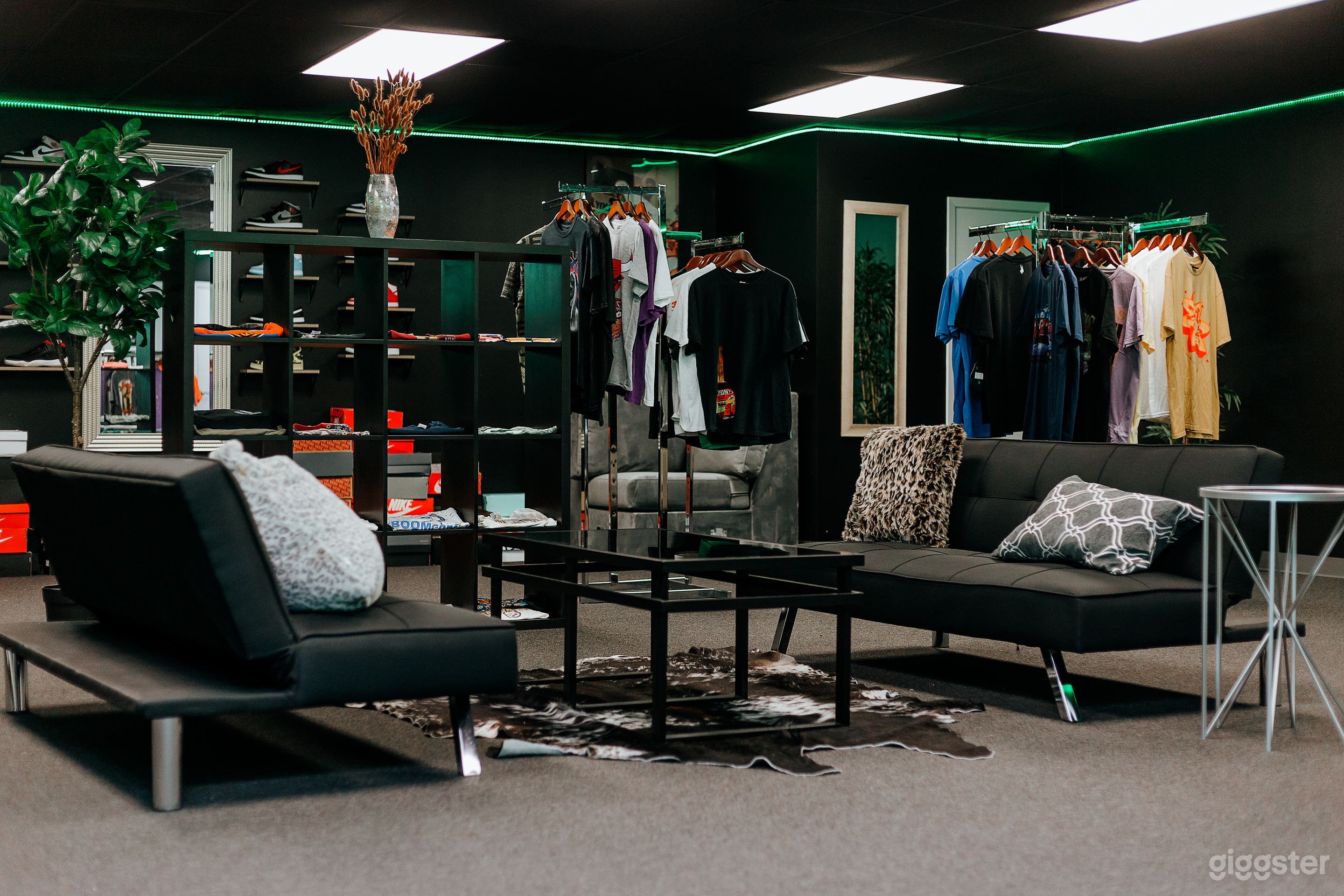 RETAIL AREA AVIALABLE FOR CLIENTS