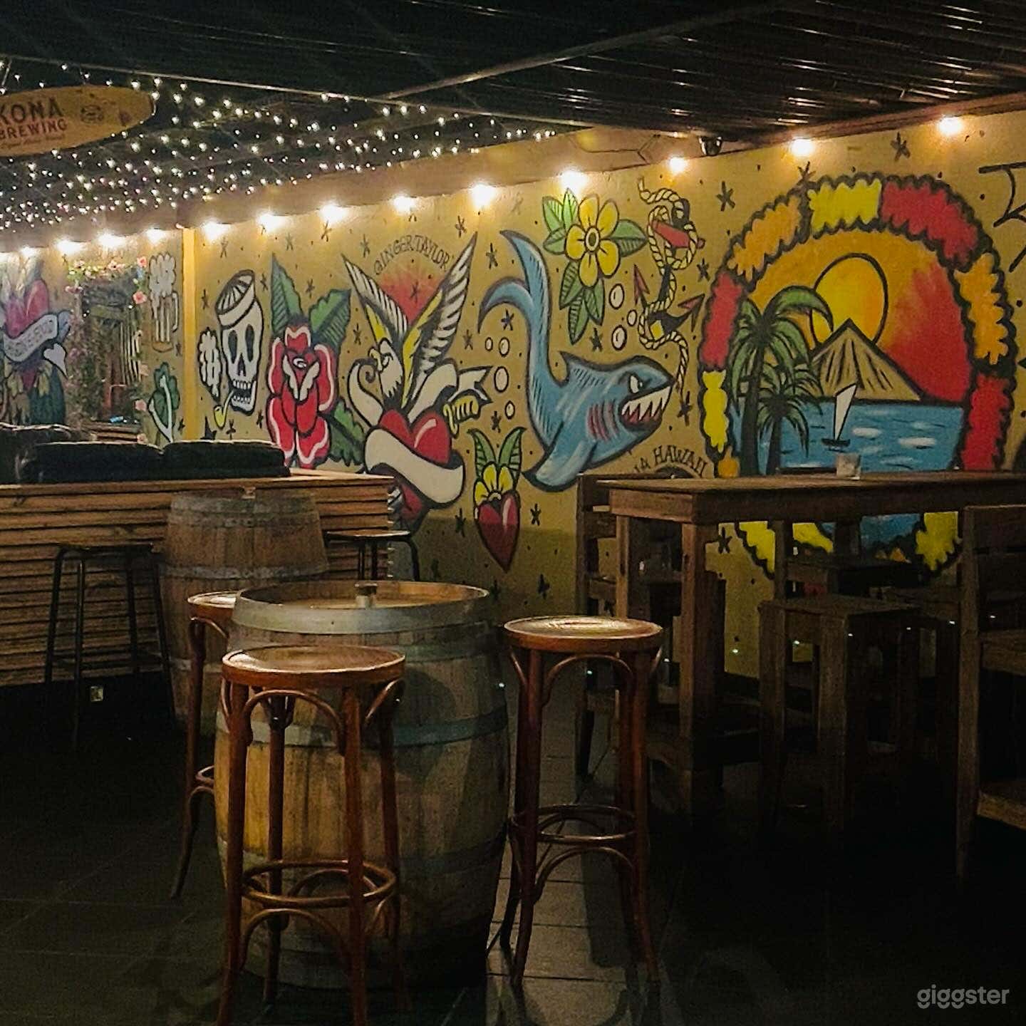 Melbourne's Only Hawaiian Dive Bar Photo 4