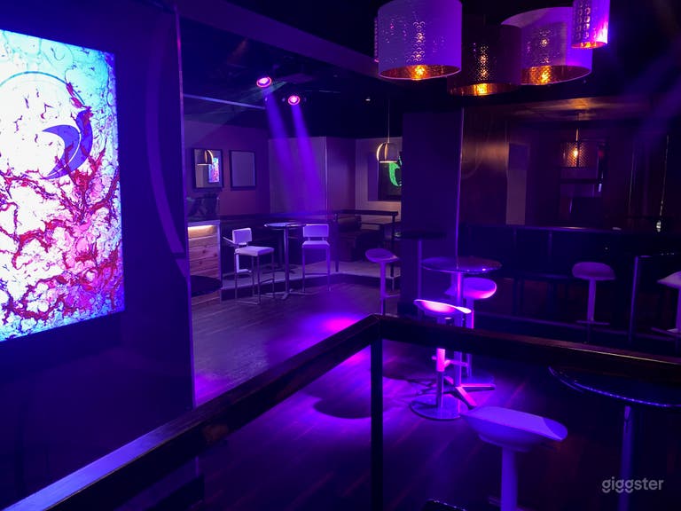  Dancefloor with state of the art lighting and video system. 