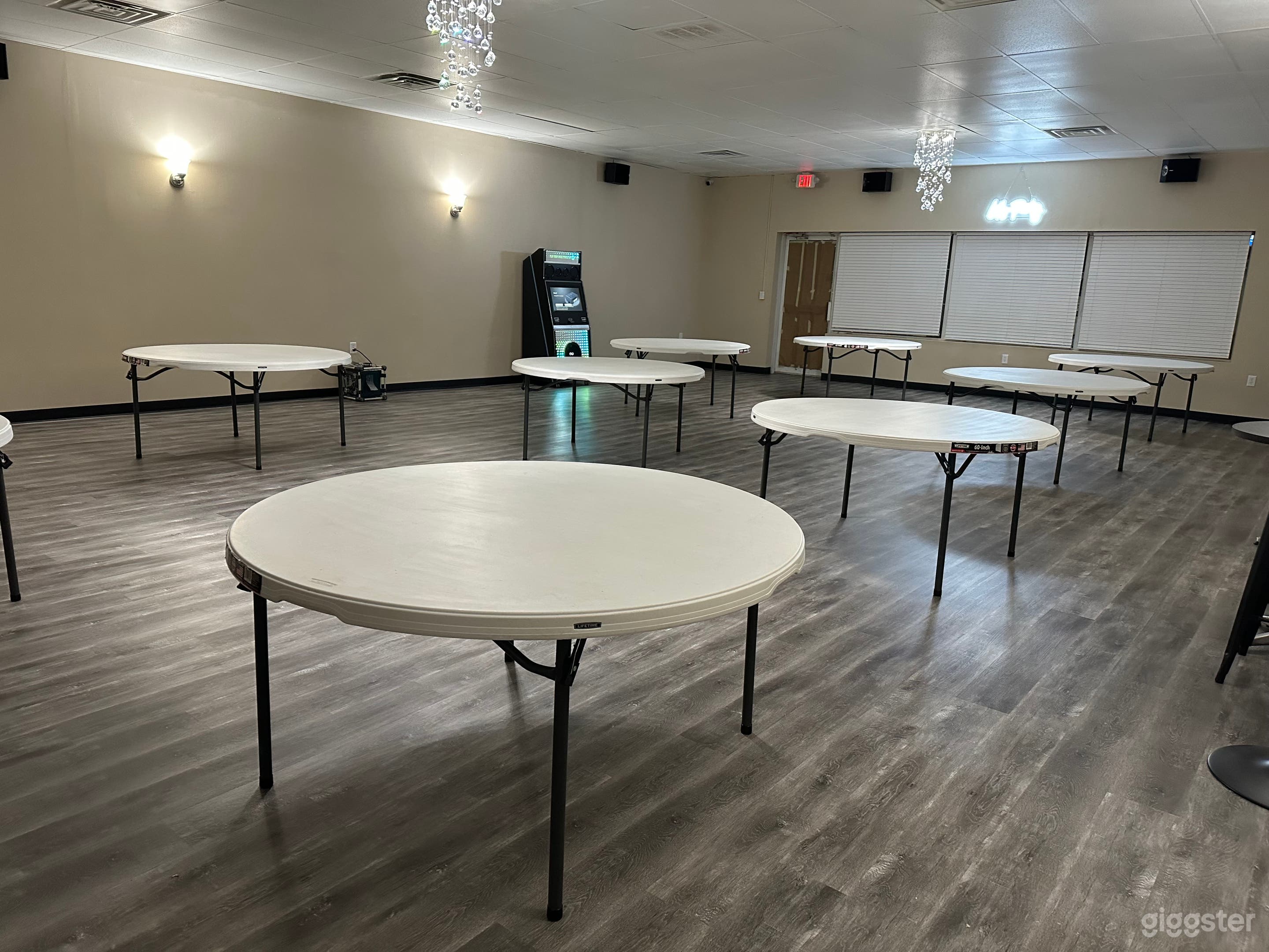 Spacious and  Simple Event Space Photo 3