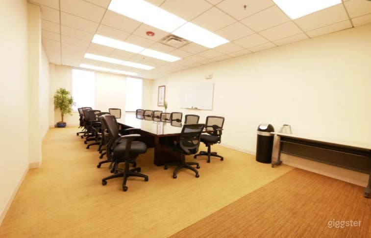  Sala de juntas accesible para discapacitados para 16 