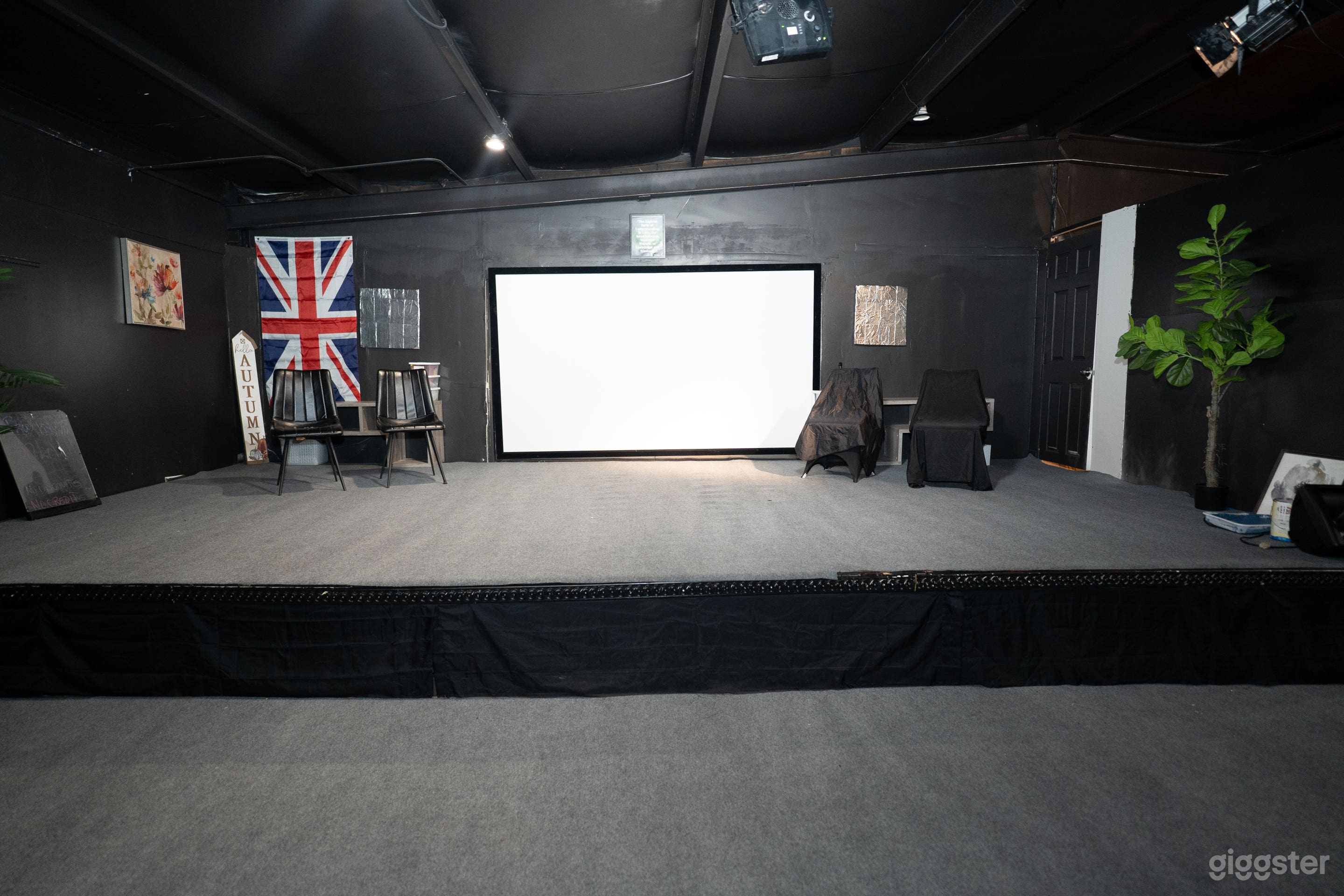 Production Space to Shoot Your Content &amp; Showcase Your Work Photo 4