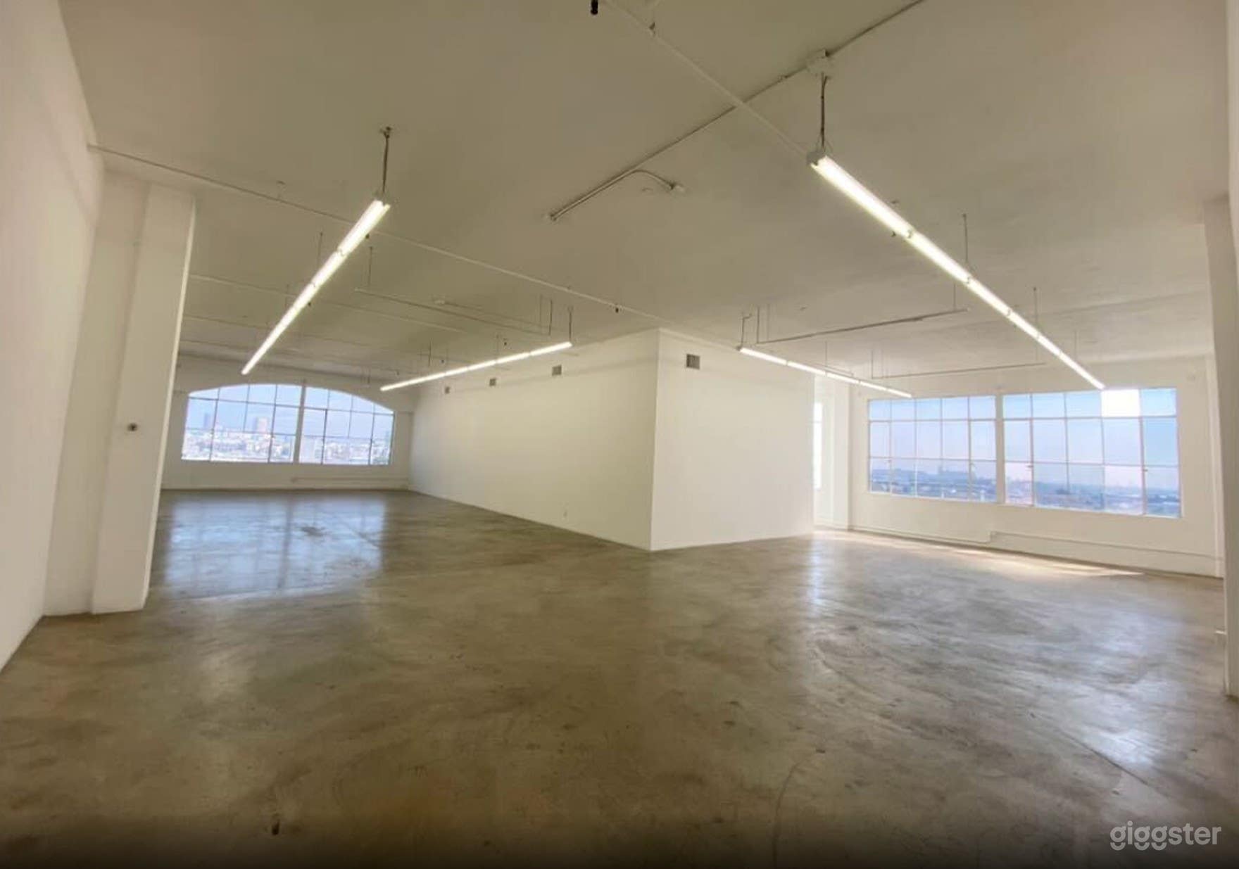 Gallery Main room with a view 