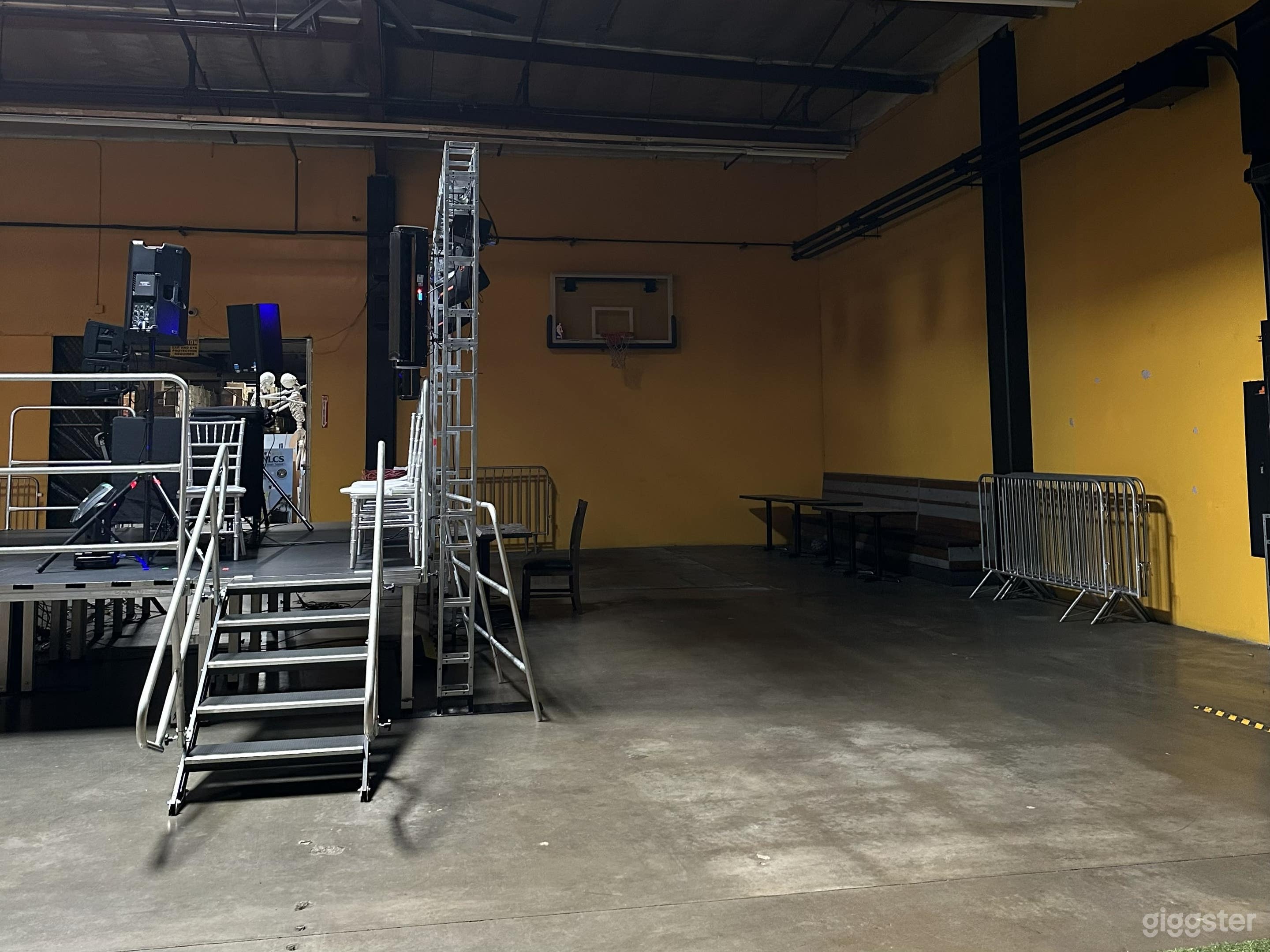 Industrial Indoor Warehouse For Concerts, Sports, Raves Photo 3
