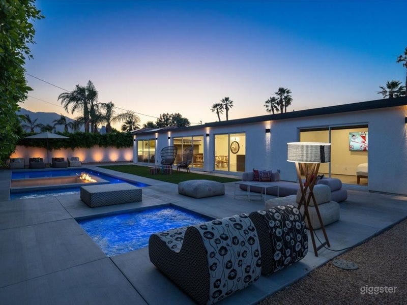 Mid century, modern with fire pit in the pool Photo 1