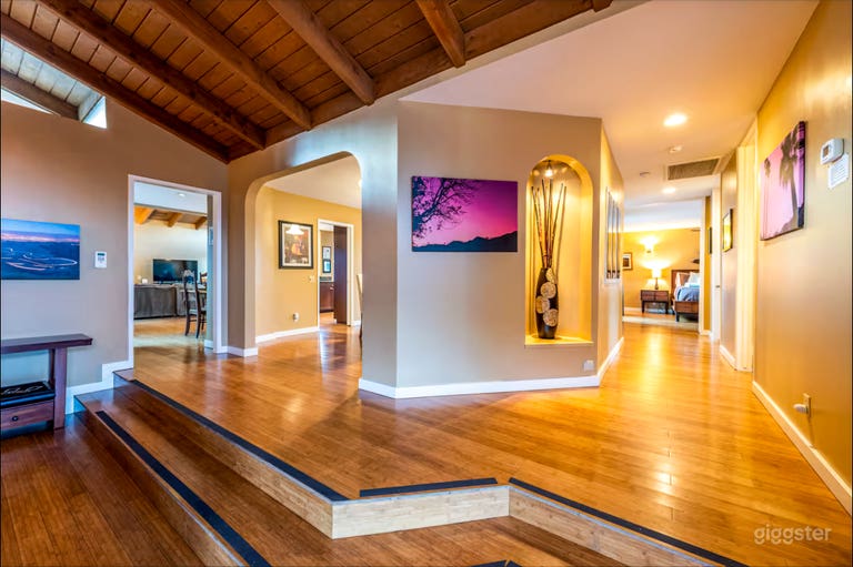  Spacious Light-Filled Home Ideal for Photo & Video 