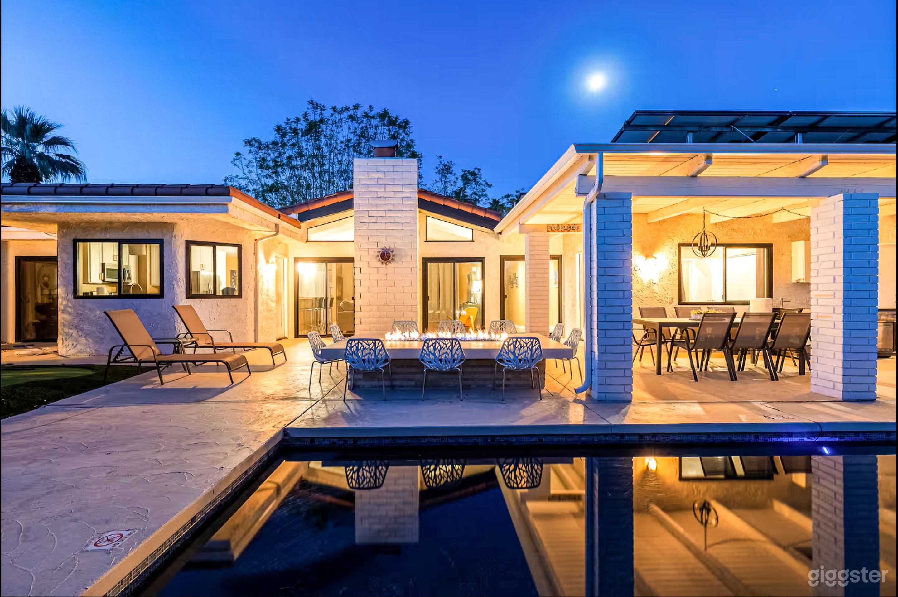 Spacious Light-Filled Home Ideal for Photo &amp; Video Photo 1