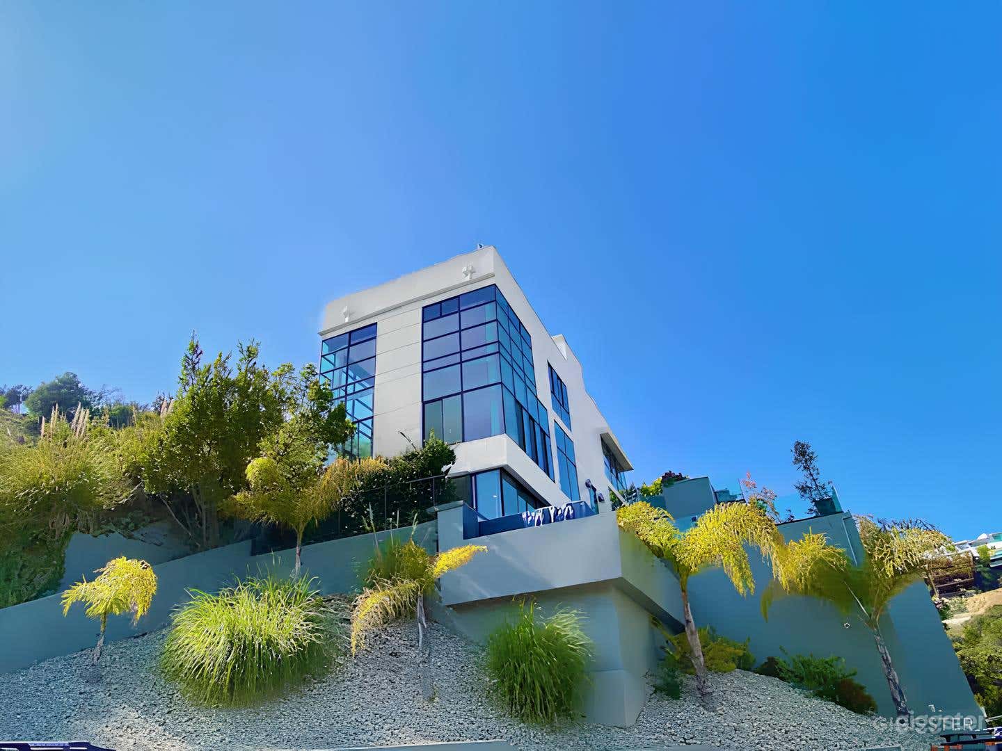 Hollywood Hills Glass House Photo 2