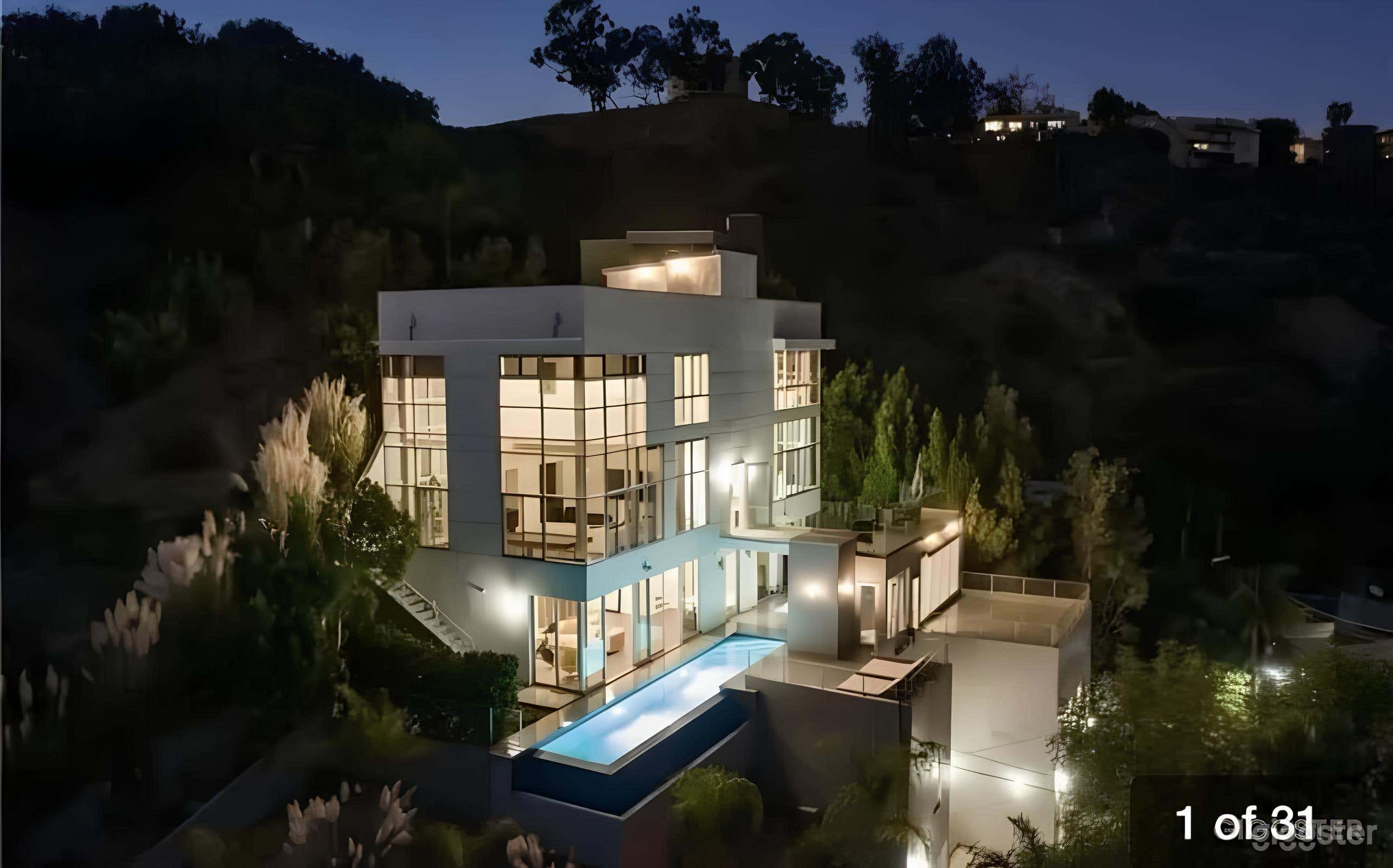Hollywood Hills Glass House Photo 1