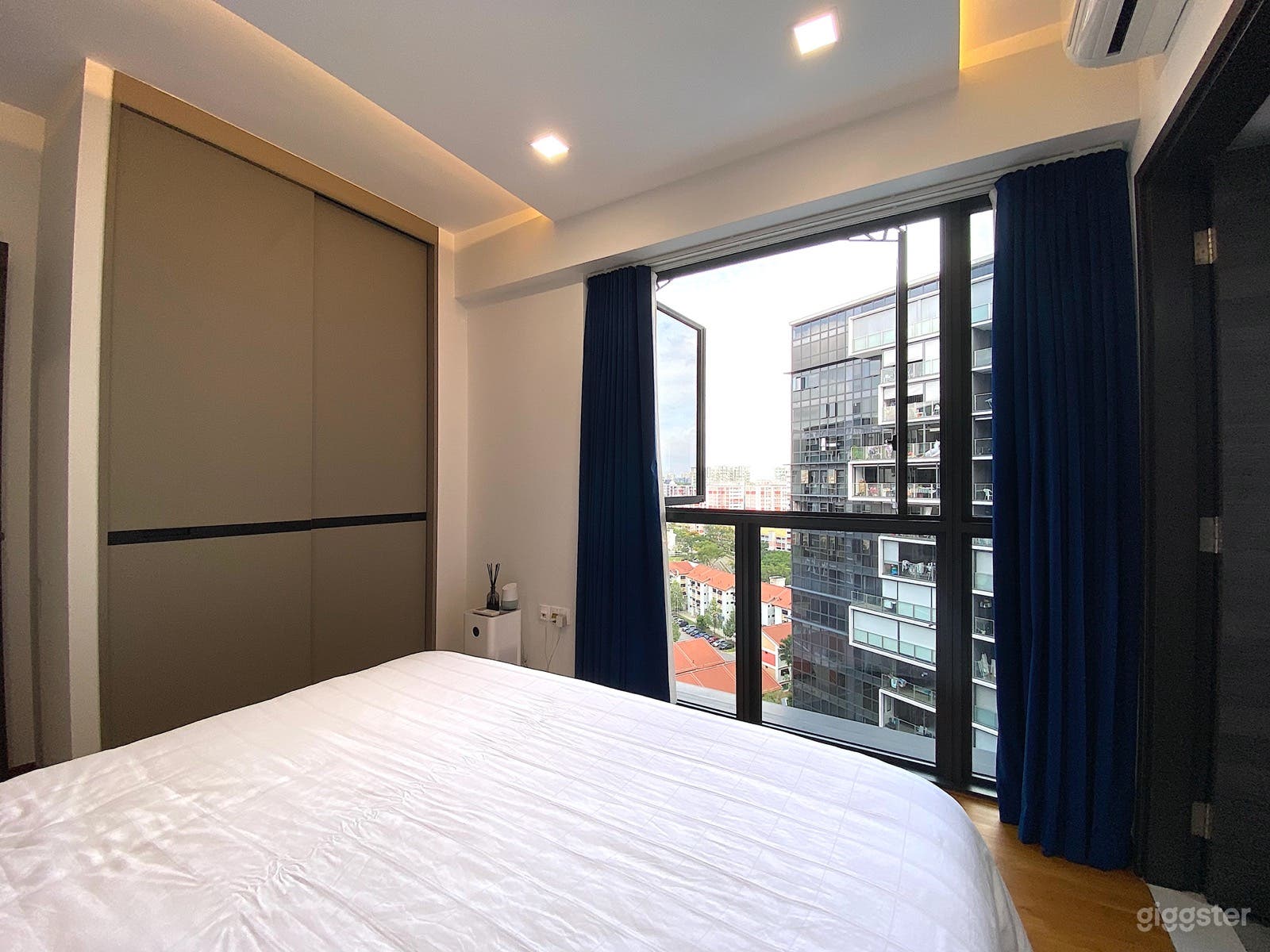 Clean space | Bachelor pad Photo 4
