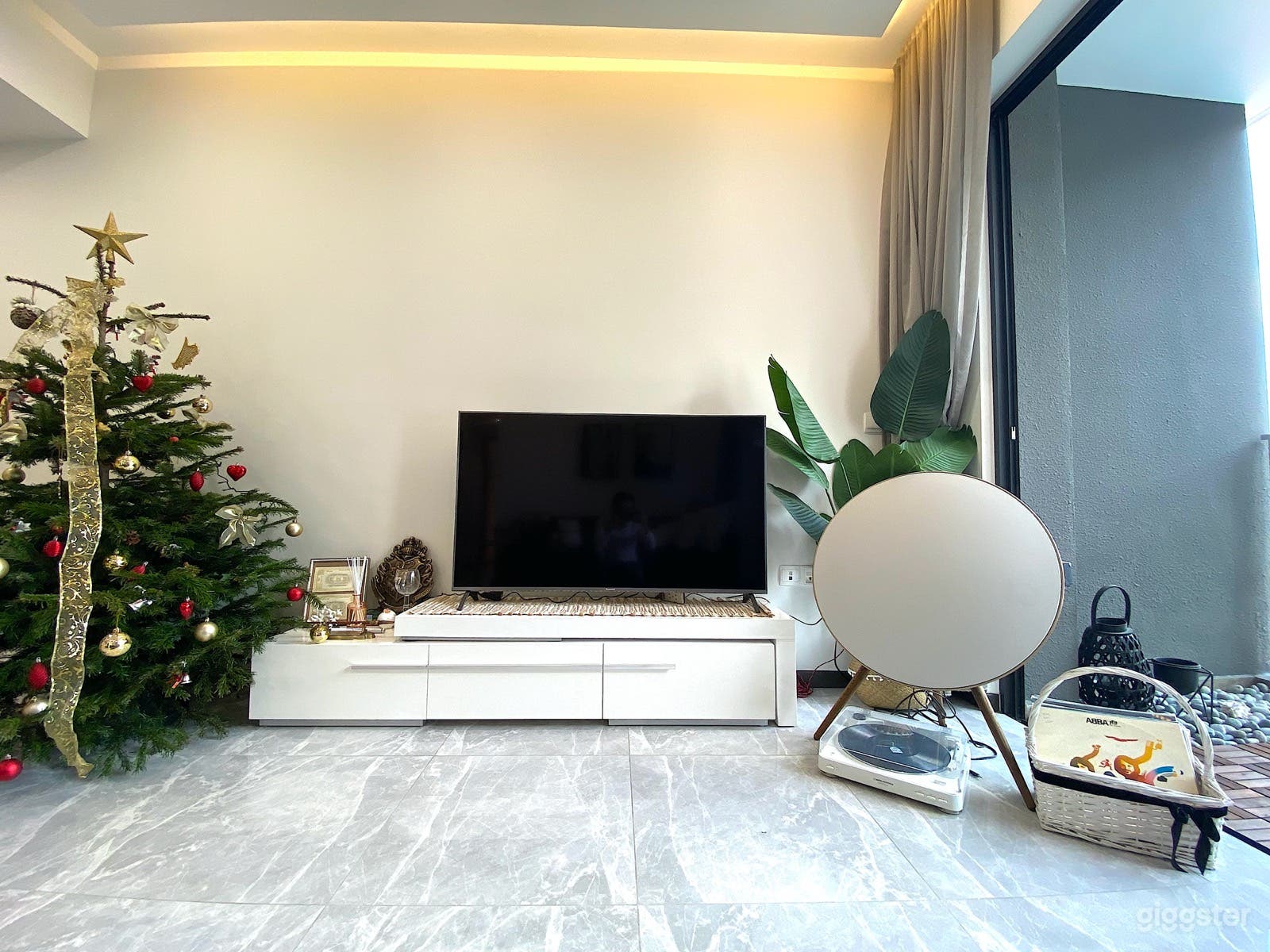 Clean space | Bachelor pad Photo 3