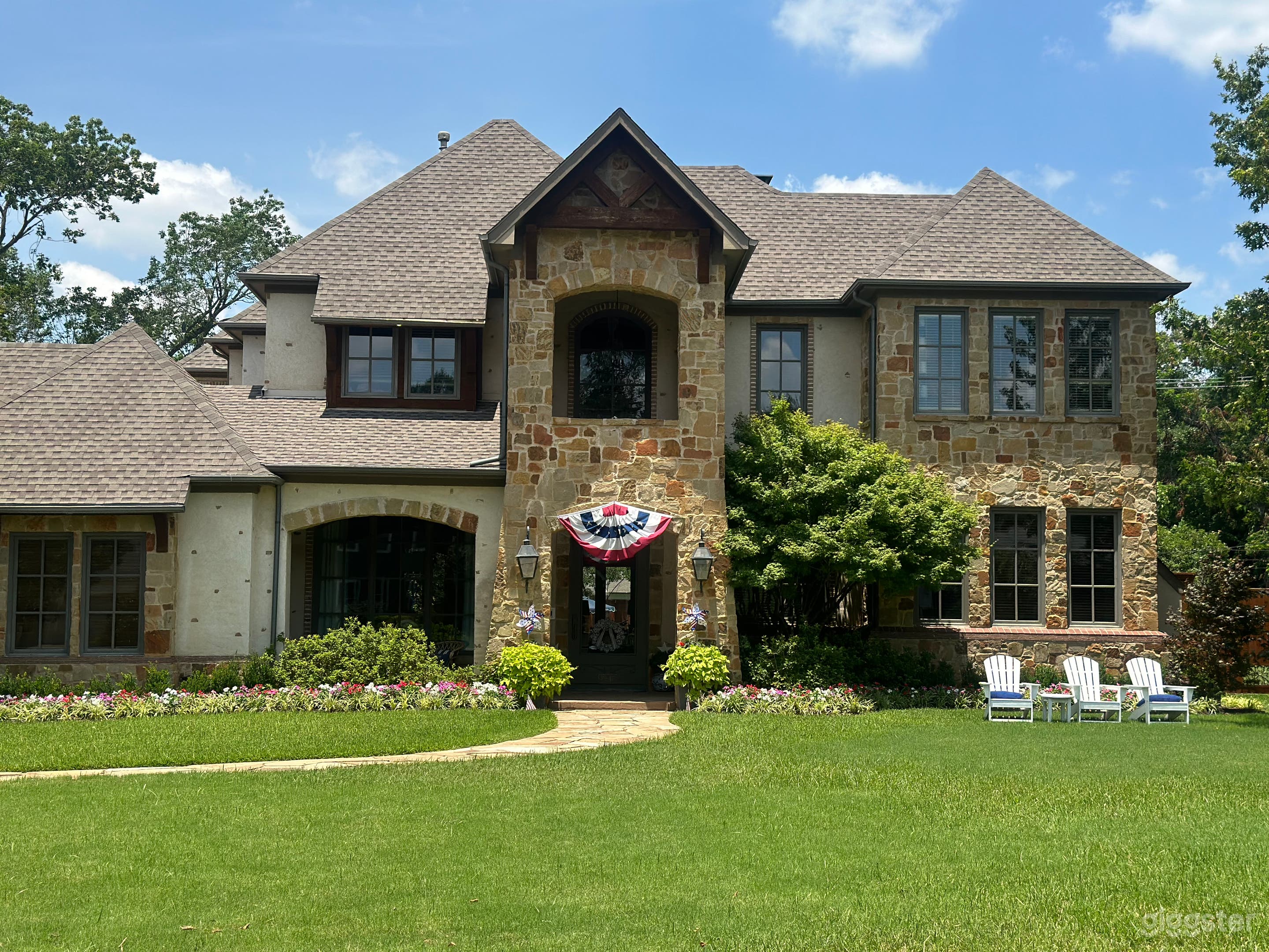 Spacious home with backyard oasis Photo 2