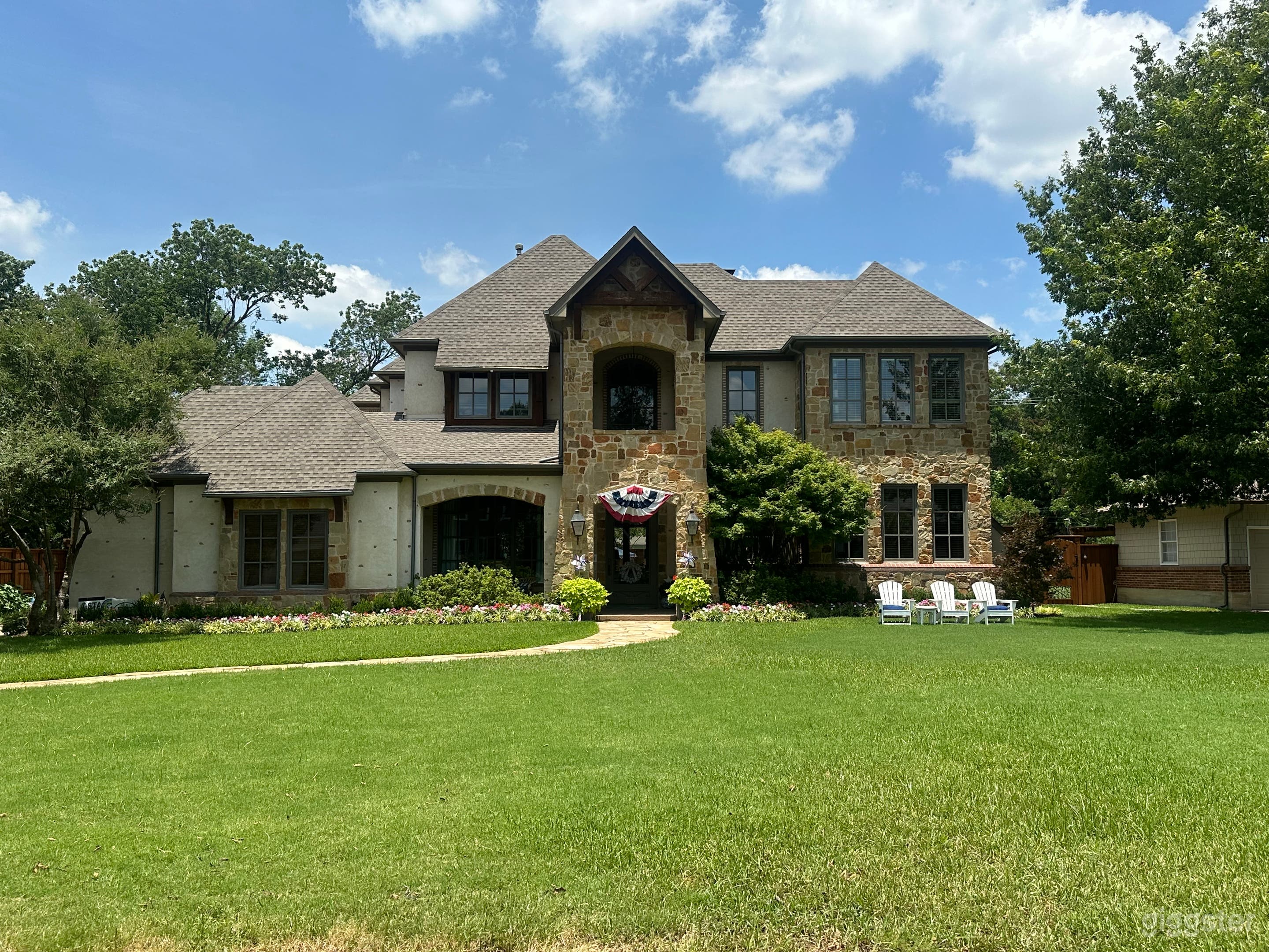 Spacious home with backyard oasis Photo 1