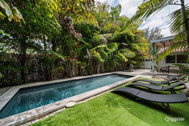  ELEGANT VILLA CARRERA: MIAMI'S GEM WITH URBAN/POOL 