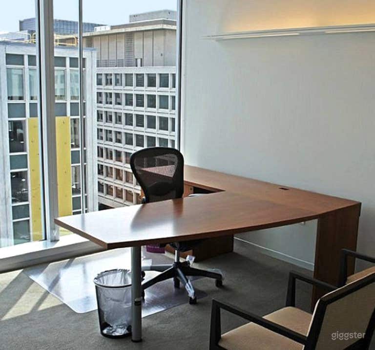  4th Floor Modern Office Space for 2-4 People  