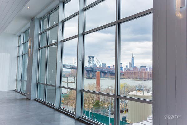 Shapira's Futuristic LOFT Photo 3