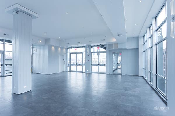 Shapira's Futuristic LOFT Photo 4