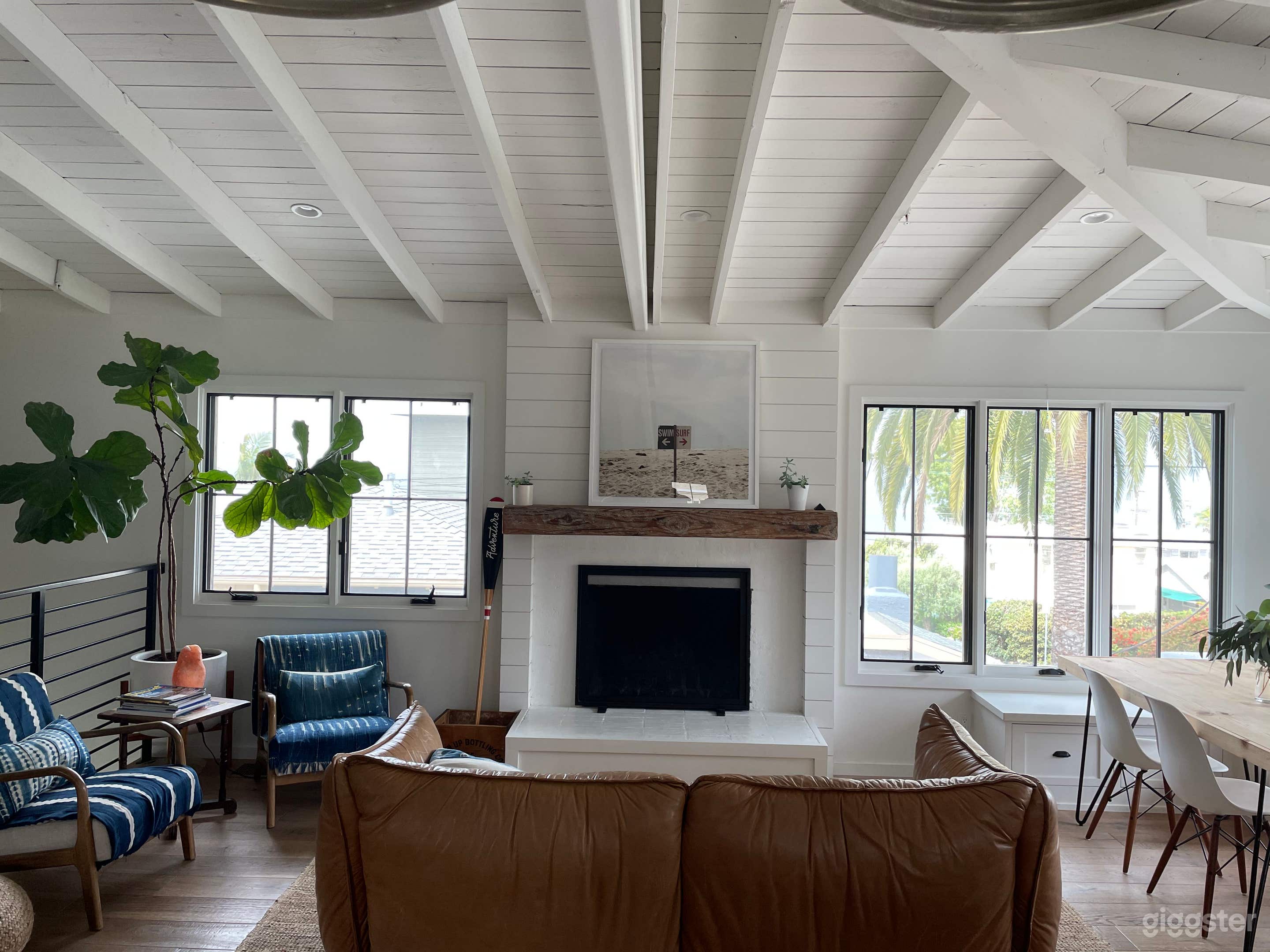 Simple furniture and features that you can move around or do anything with