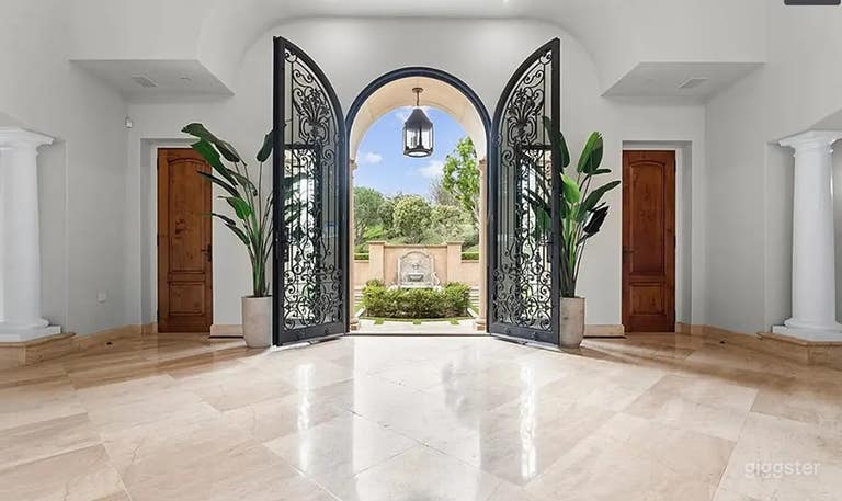  Newly Renovated Home-Only Rental with Ocean Views 