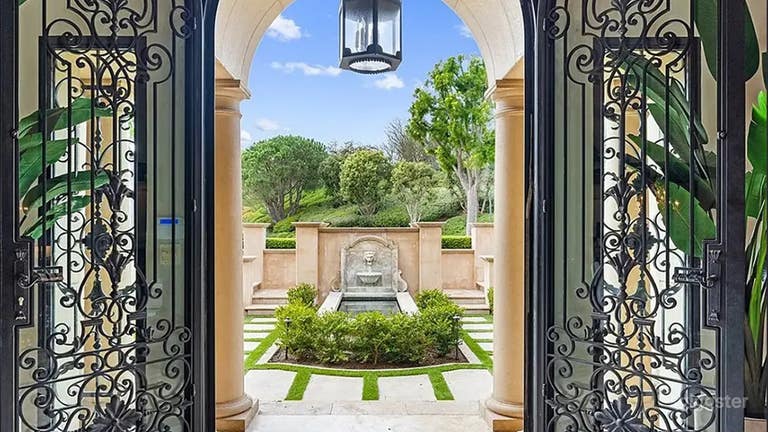  Newly Renovated Home-Only Rental with Ocean Views 