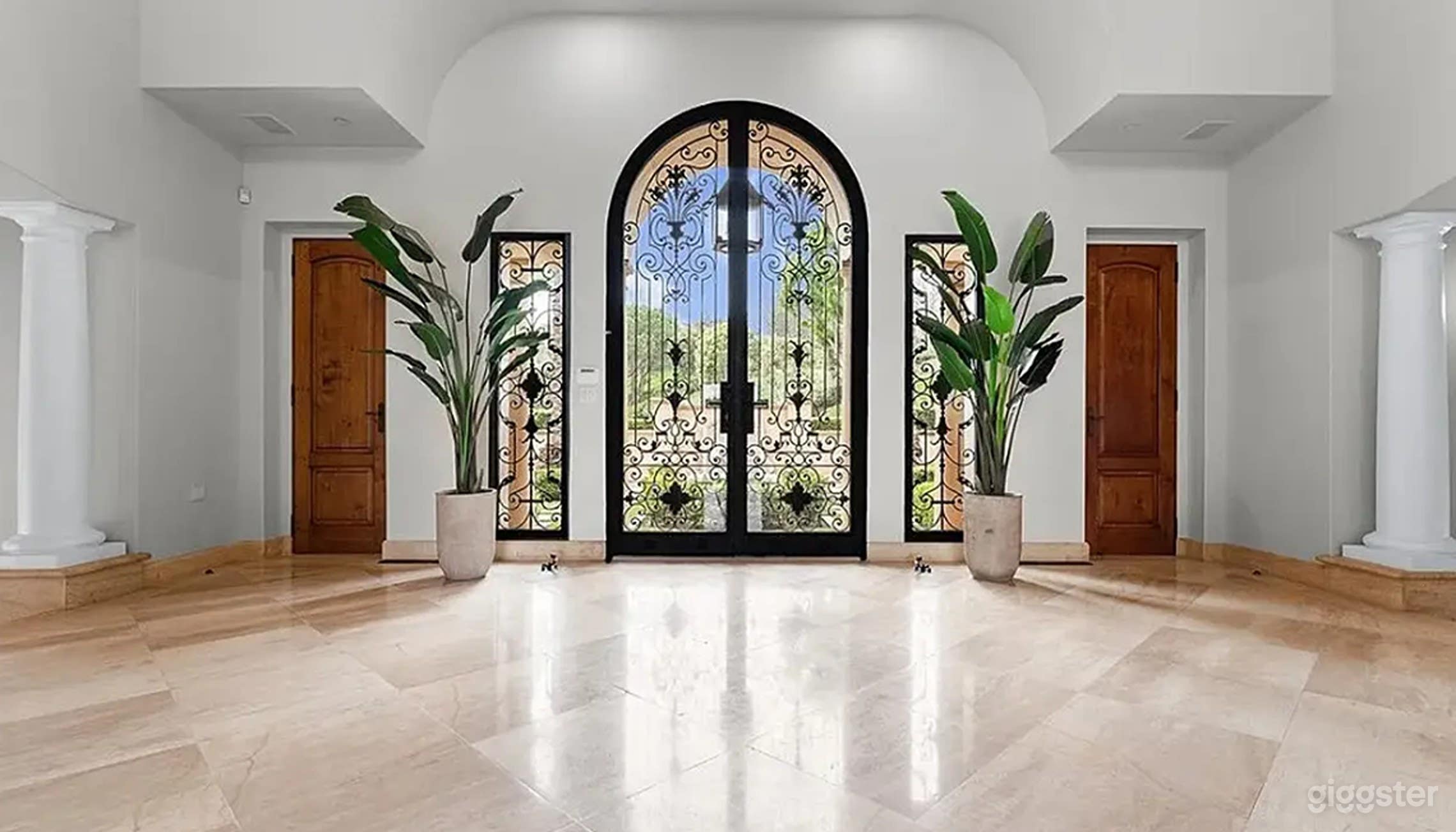 Newly Renovated Home-Only Rental with Ocean Views Photo 3