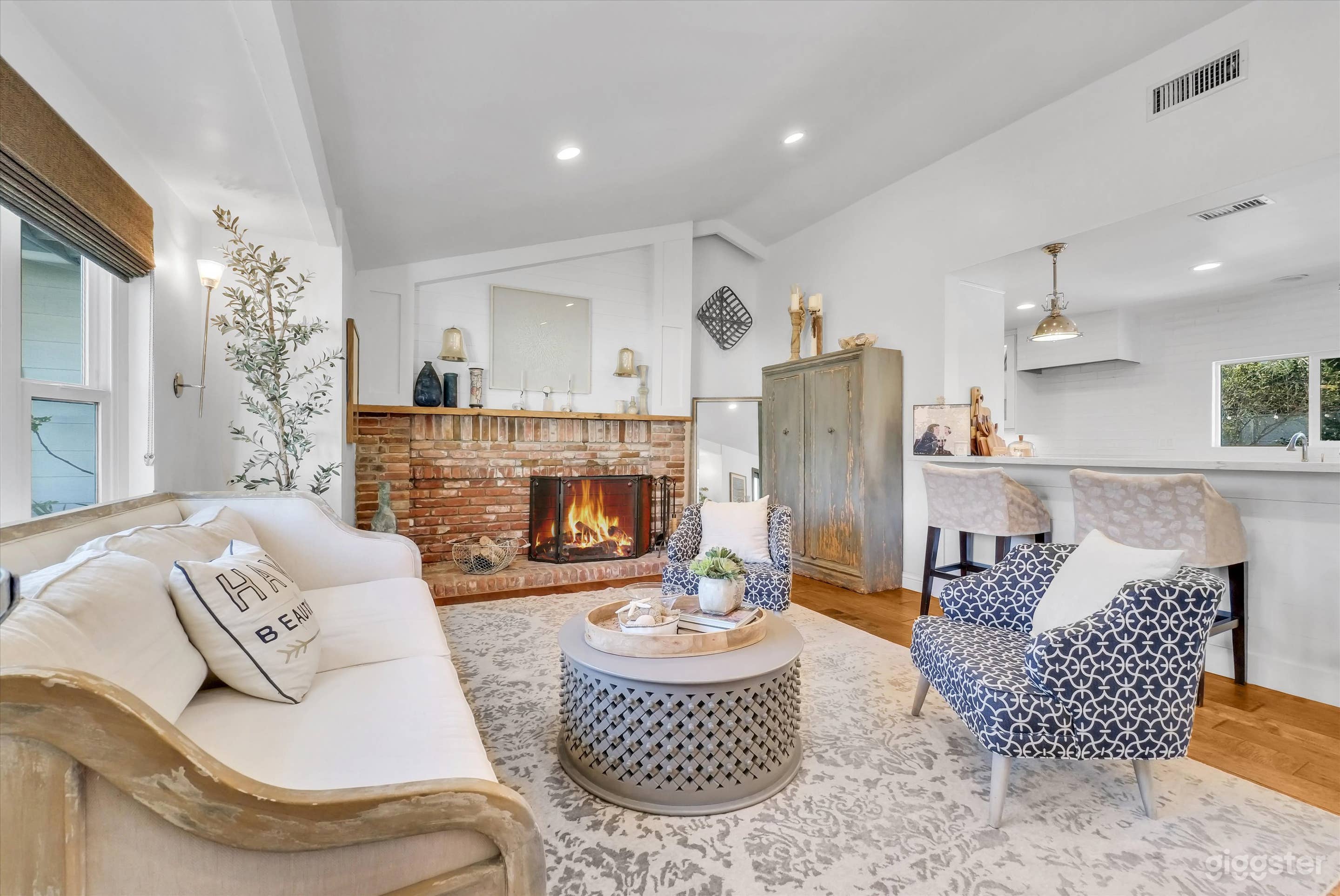 Cozy, Sunny, Spacious Remodeled North Tustin Photo 4