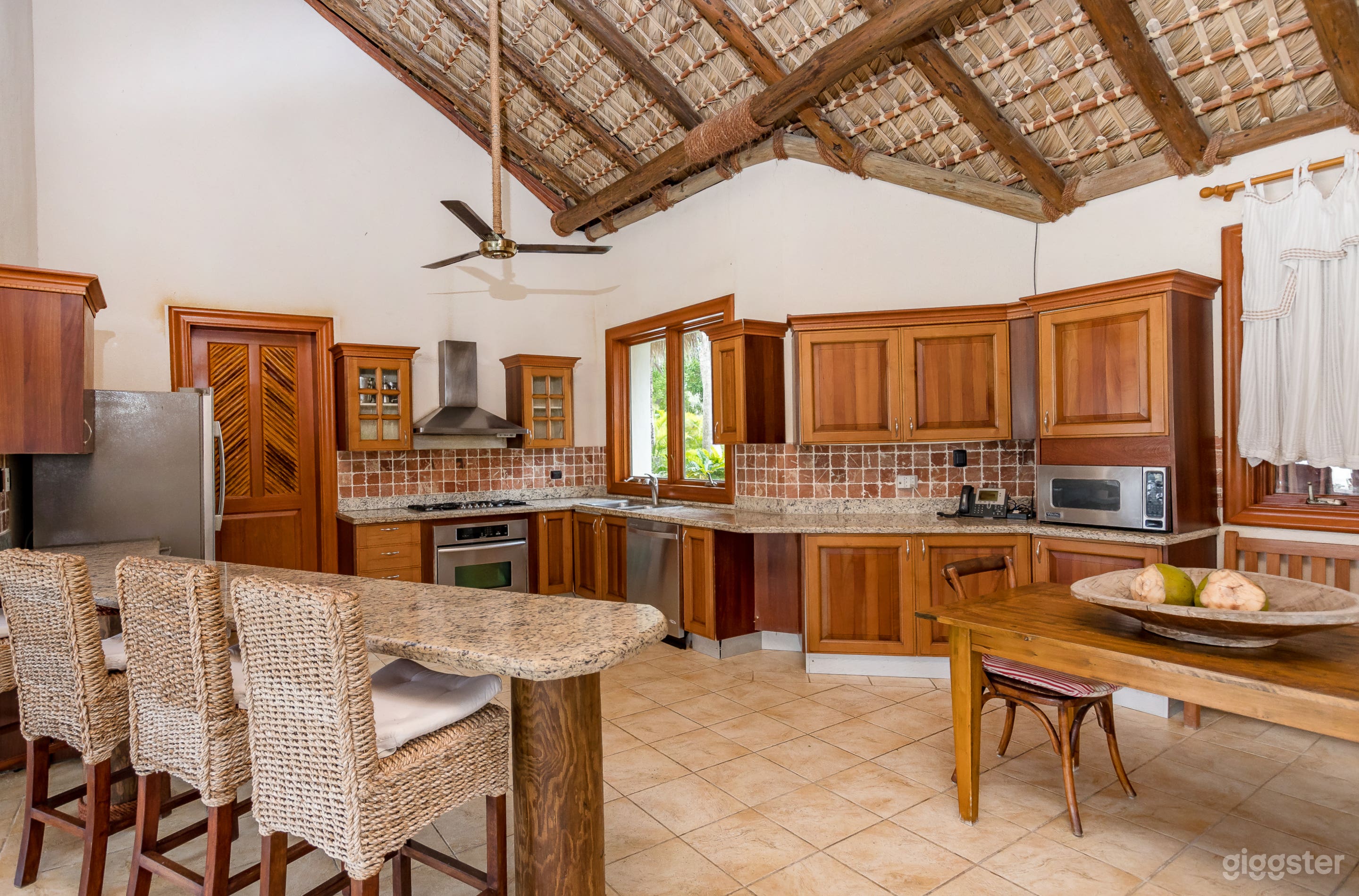 Caleton Beach Villa #5 Photo 4