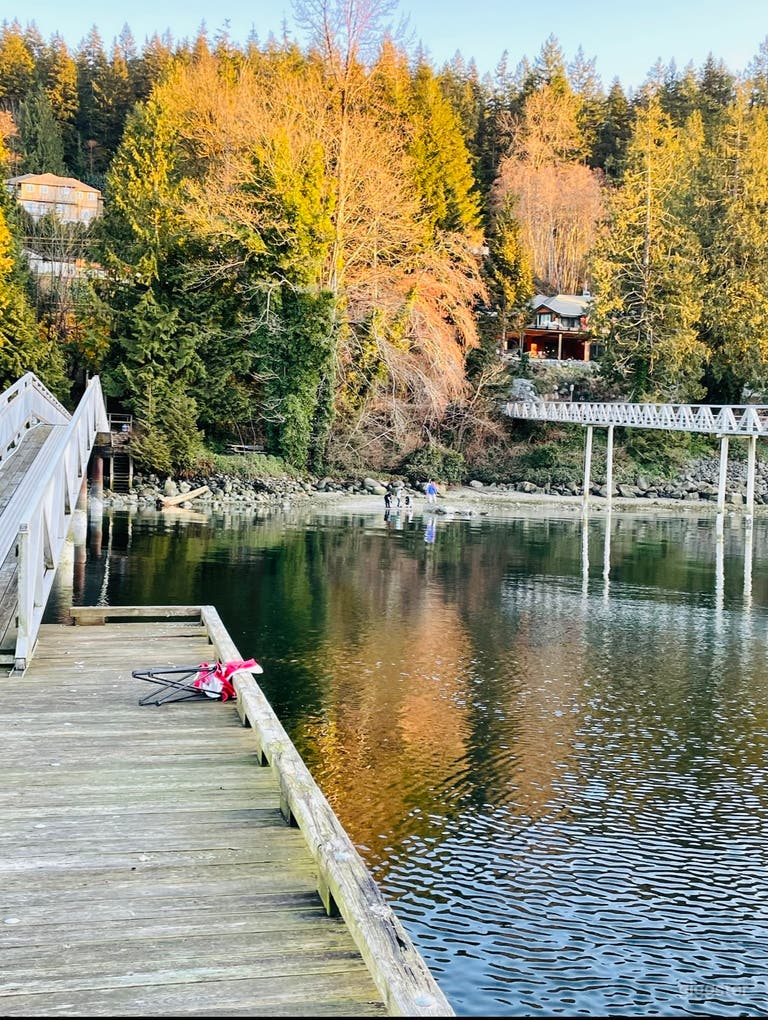  Waterfront View between the Ocean and Mountains 