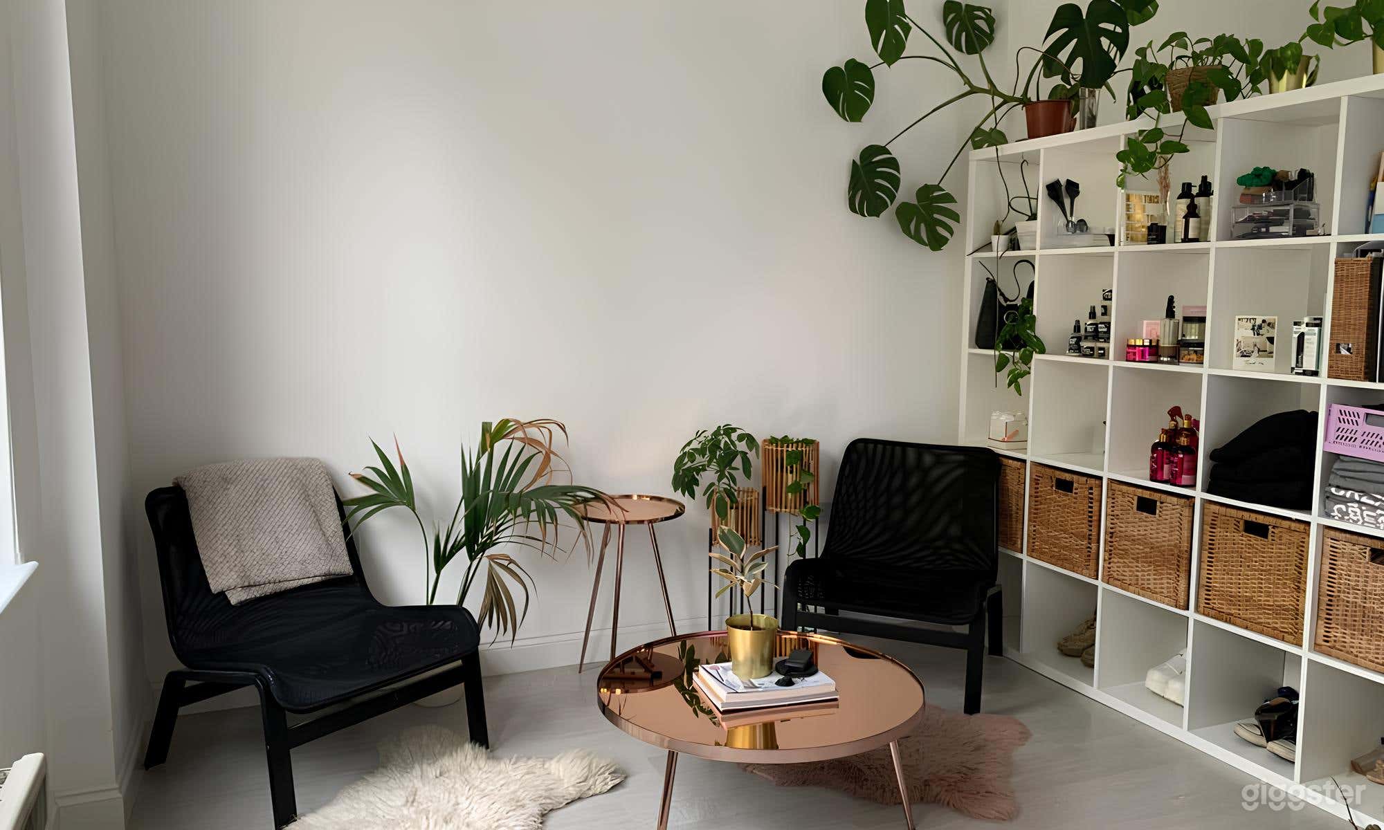 Bright White Studio Space Photo 1