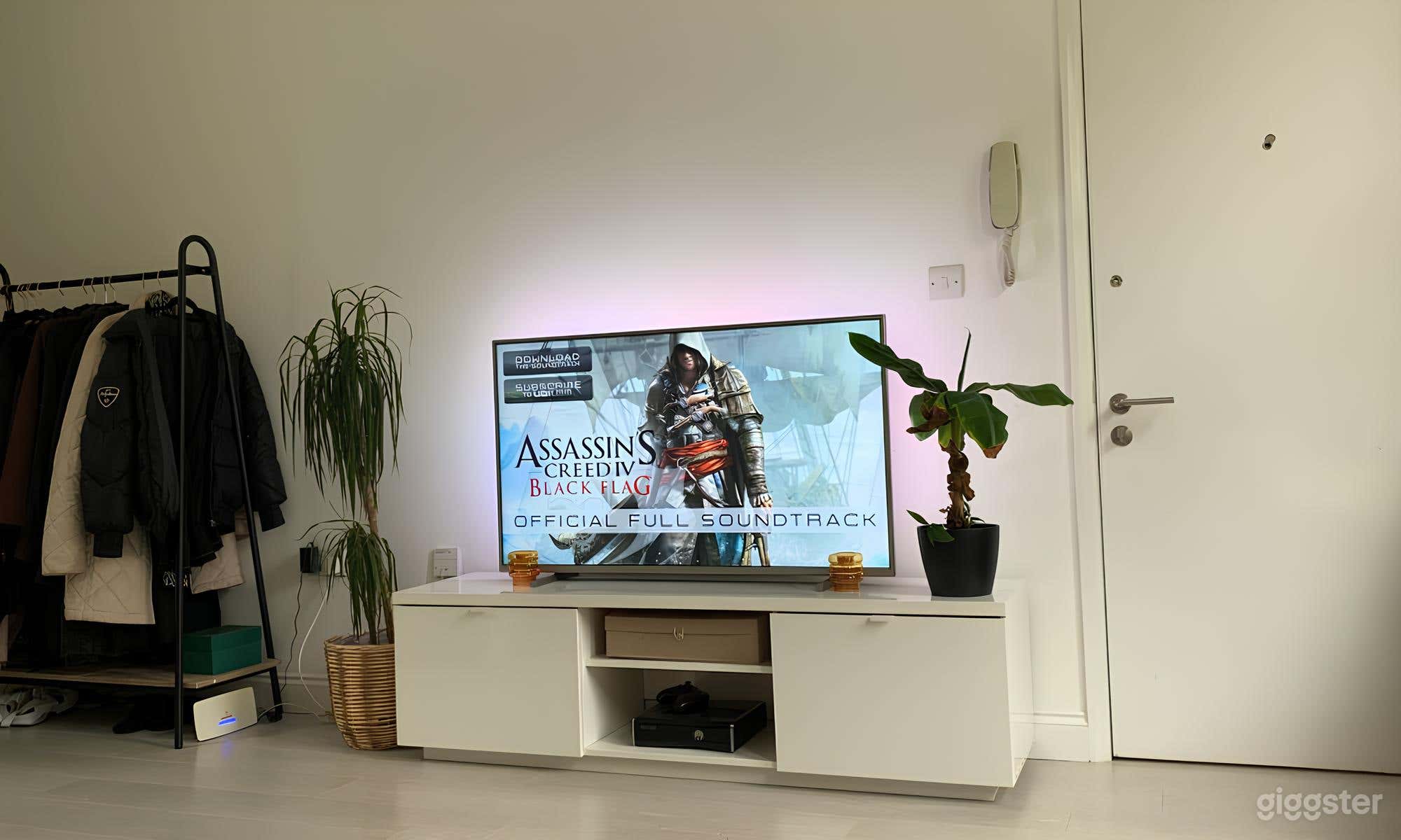 Bright White Studio Space Photo 2