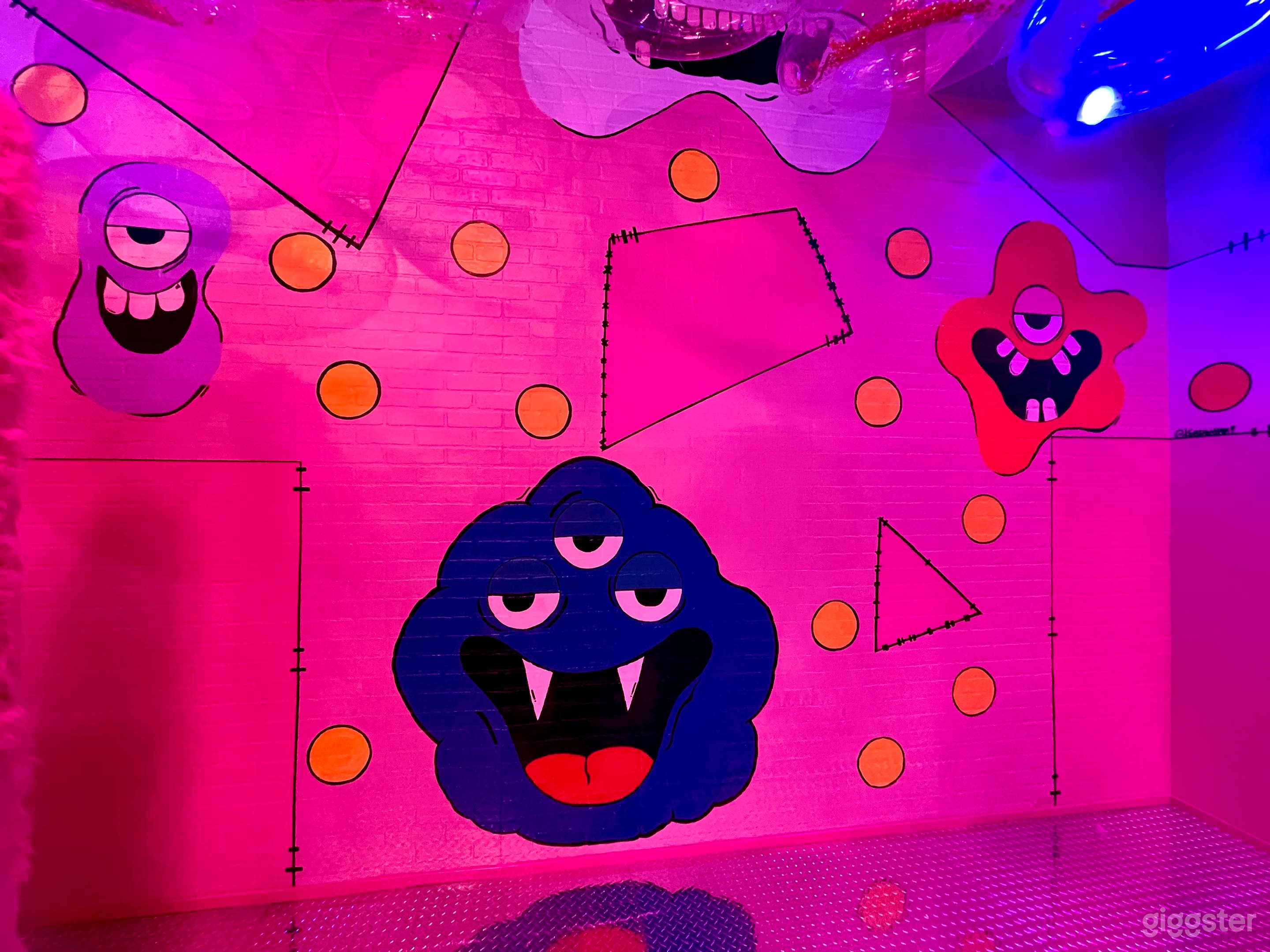 Walk Through Multi-Sensory Photography Space Photo 2