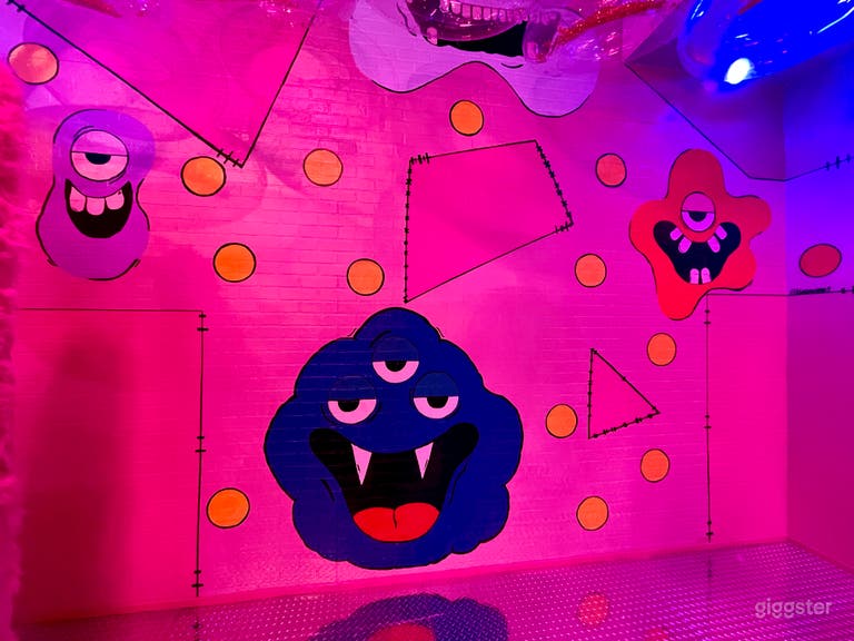  Walk Through Multi-Sensory Photography Space 