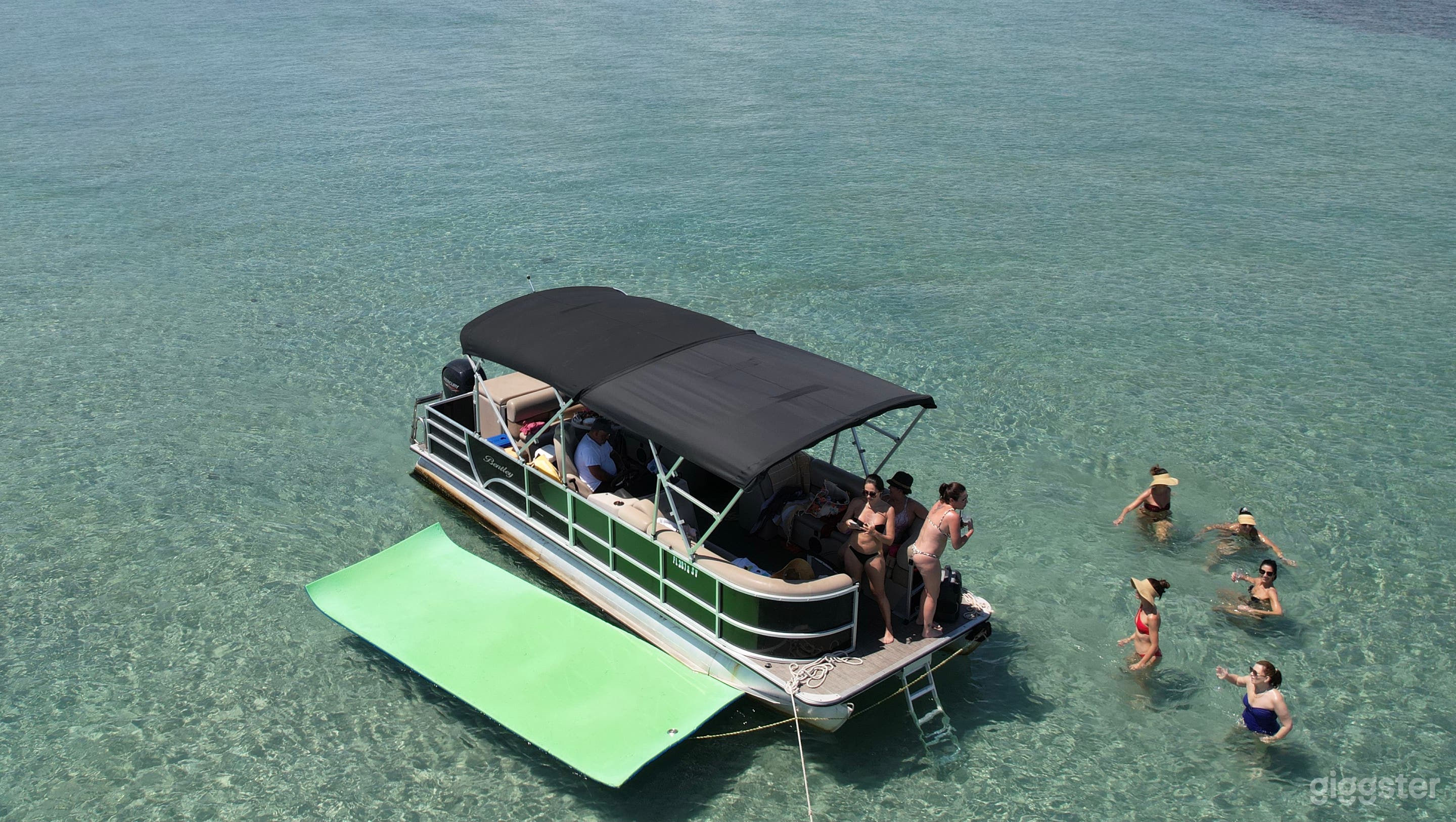 Perfect Bentley Pontoon Boat  Photo 3