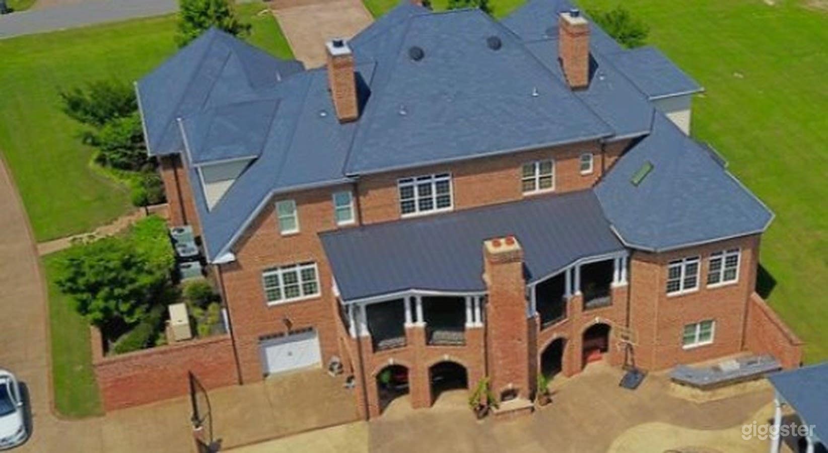  Exquisite Luxury Mansion Photo 2