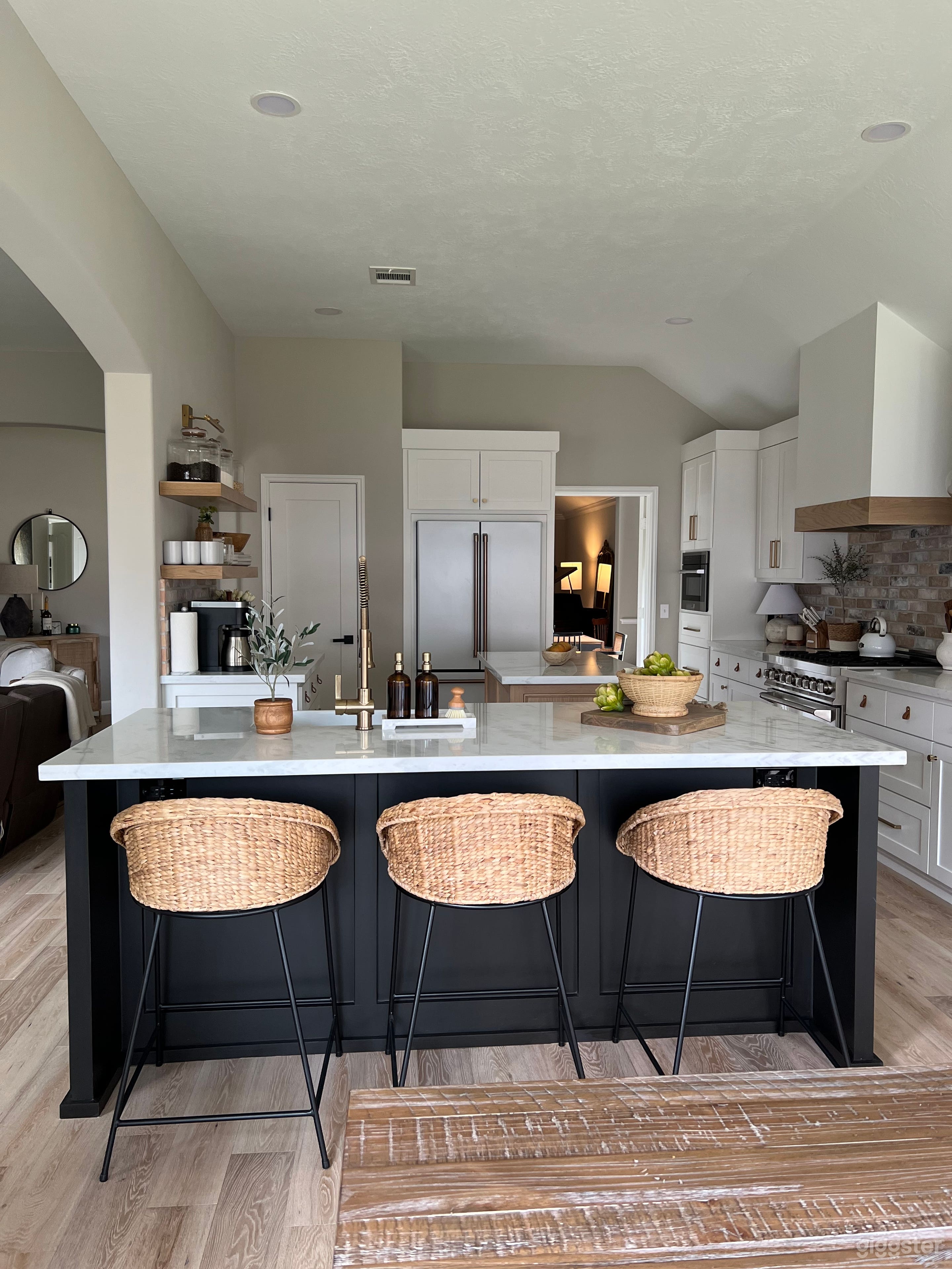 European Charm / Organic / Warm and Inviting Photo 1