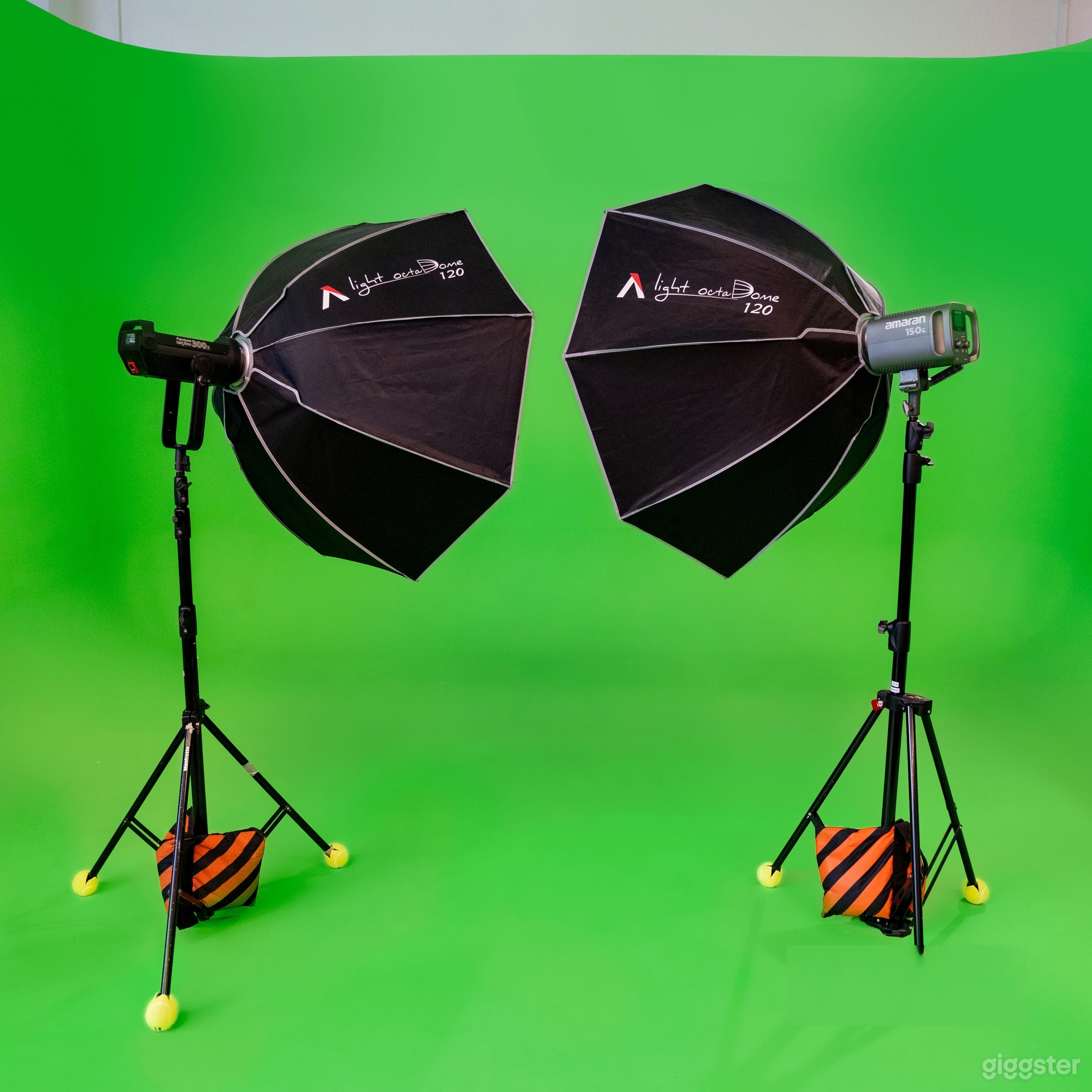 Cyclorama Green Screen Studio Photo 3