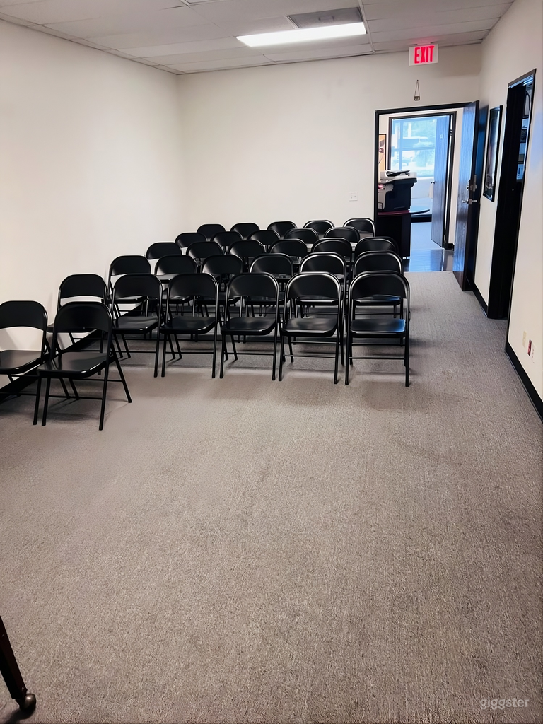  Spazio moderno per riunioni per corsi, workshop e team 
