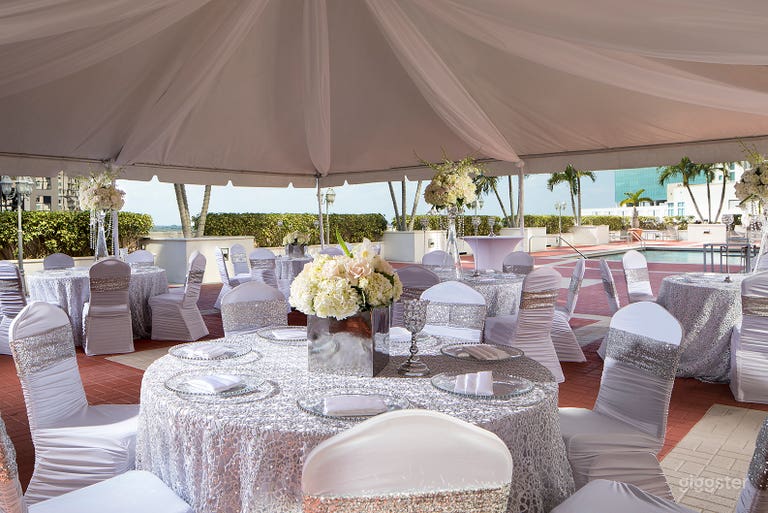  Elegant Poolside Event Terrace with Outdoor Dining 