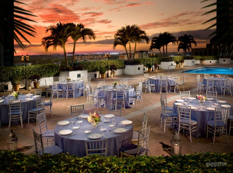  Elegant Poolside Event Terrace with Outdoor Dining 