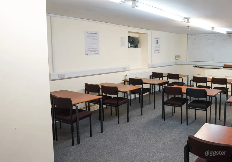  Aula/Sala riunioni 104 Buona per 24 persone 