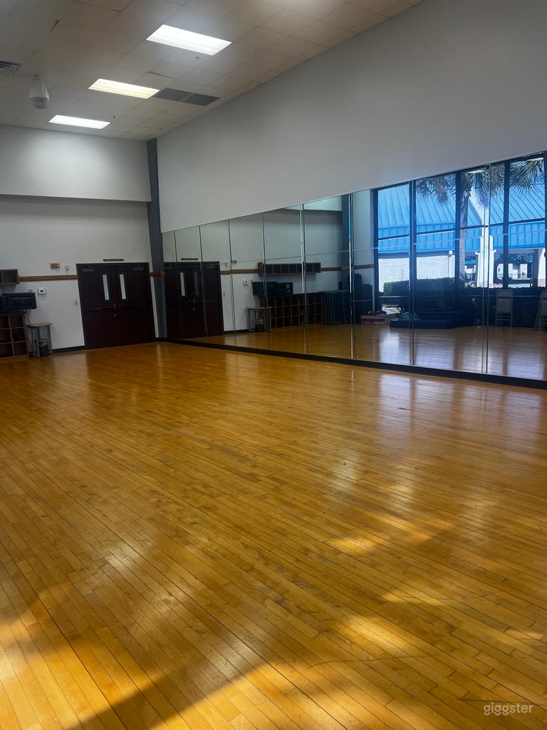  This space is ideal for rehearsals, fitness classes, photography sessions or special events. Book today with Victoria! 281-900-7984 