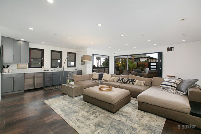  Downstairs is a large family/TV room that leads out onto the front yard 