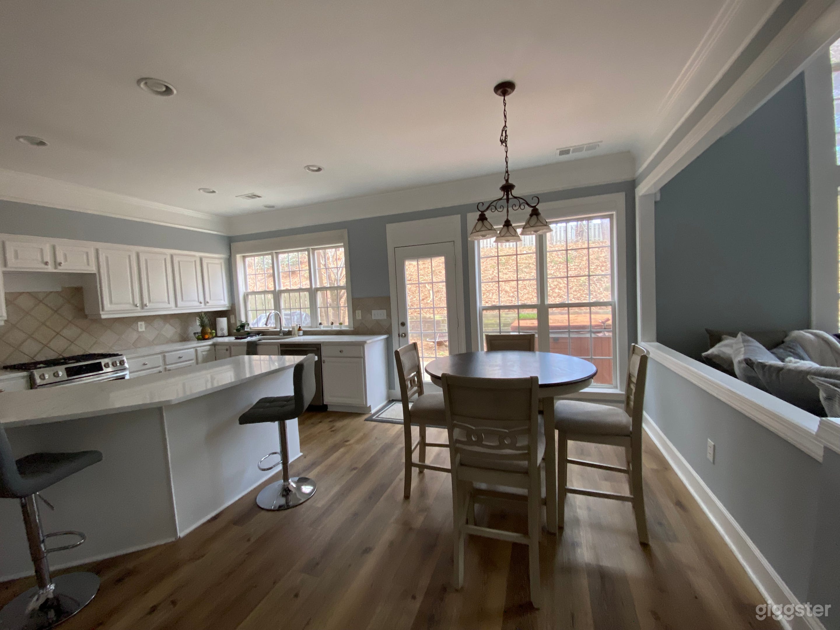 Spacious, Modern, Elegant and Traditional Brick Single Family Home in Atlanta 1 Mile from Truist Park Photo 3