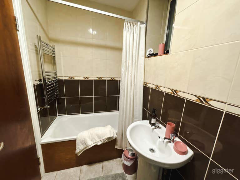  Stylish 3-bedroom flat in Cardiff 