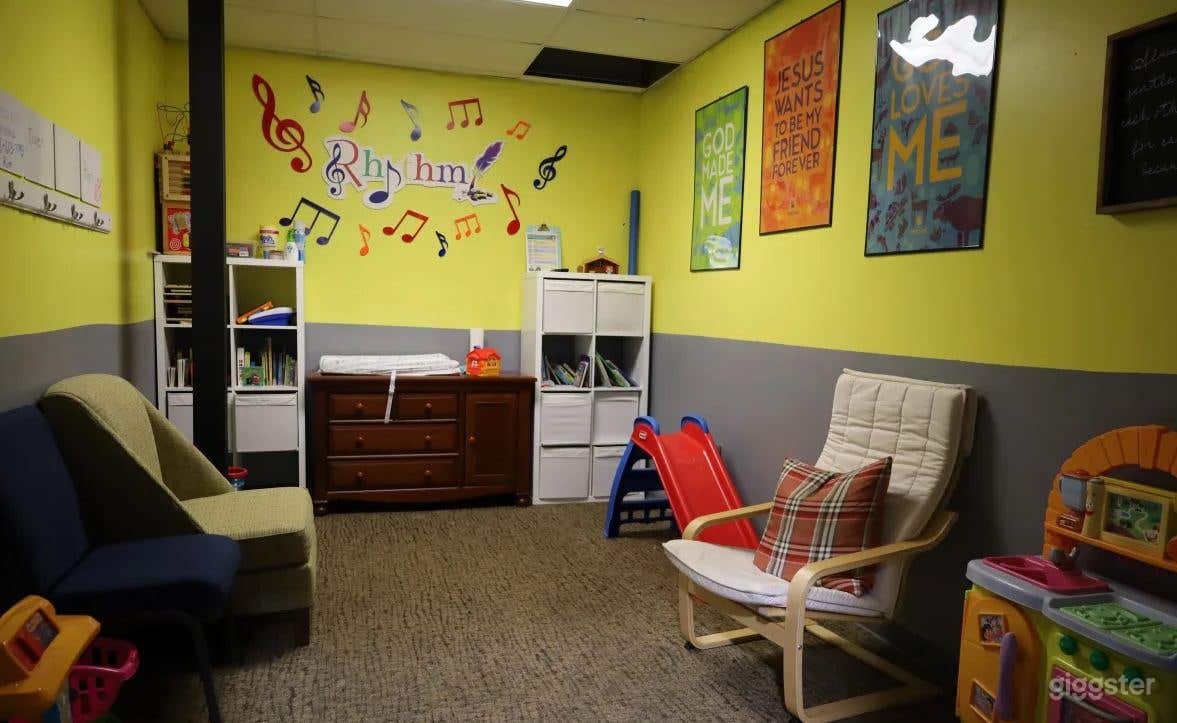 Yellow Classroom Photo 3