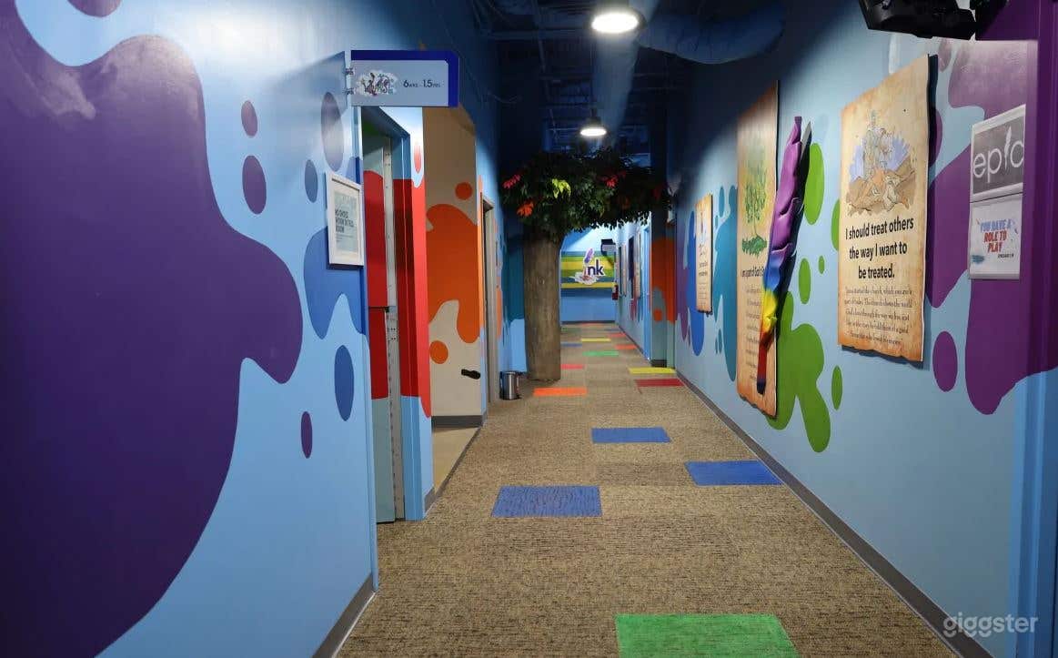 Yellow Classroom Photo 4