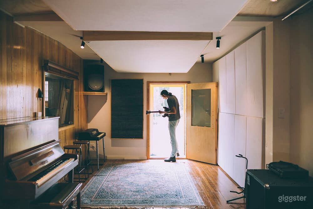 Well Equipped Recording Studio in Coburg North Photo 3