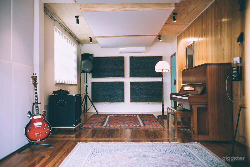 Well Equipped Recording Studio in Coburg North Photo 1
