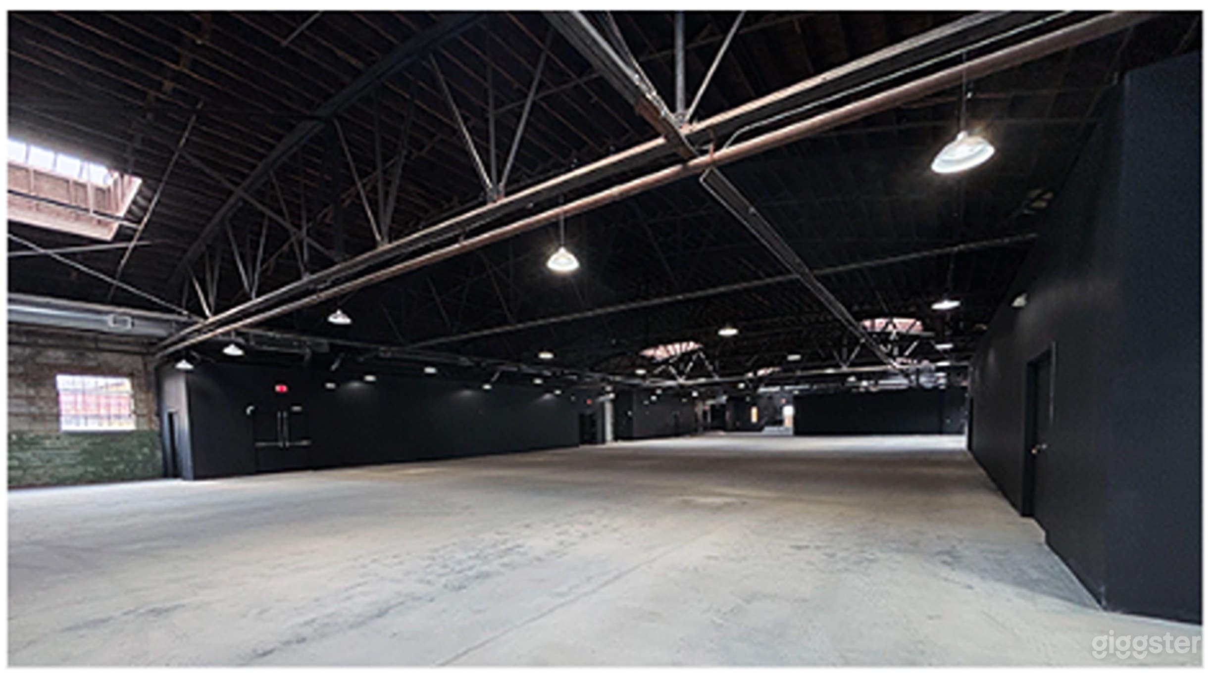 Historic Industrial Chic- Open Plan Event Space Photo 4