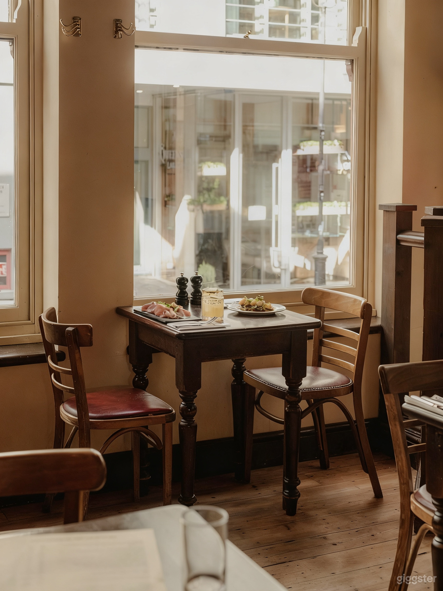 The Tavern - Bar and Grill Photo 4